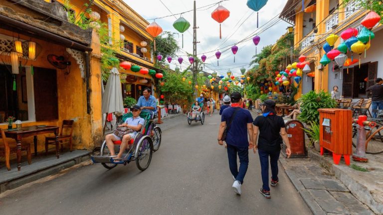 Hoi An Countryside by Bike: Herb Gardens and Basket Boats