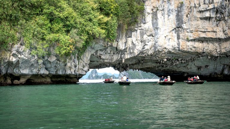 Hanoi to Bai Tu Long Bay