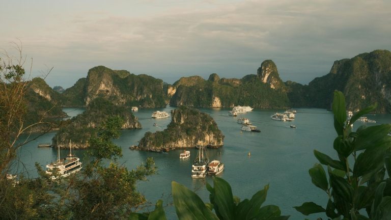 Halong Bay, Lan Ha Bay & Cat Ba Discovery